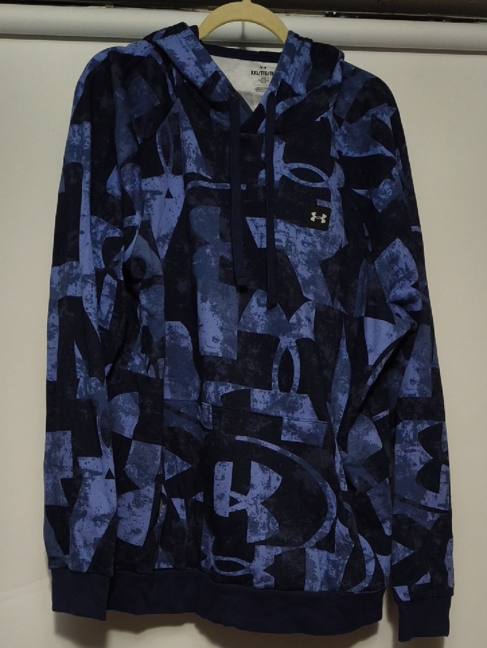 Under Armour Navy and Blue Graphic Pullover Hoodie